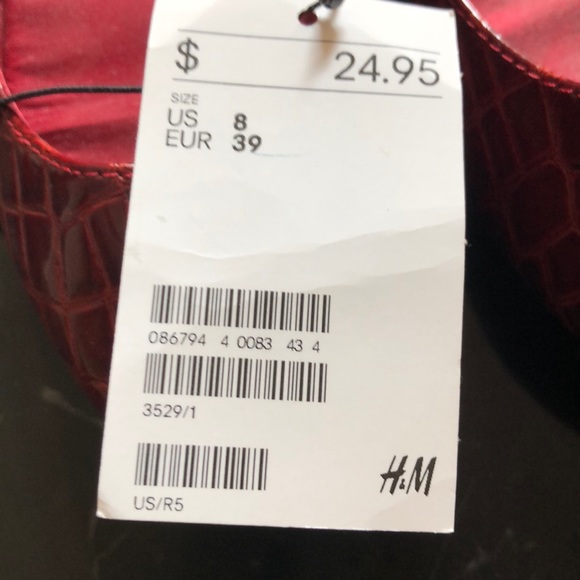 Shoes - Picture 2 of 3